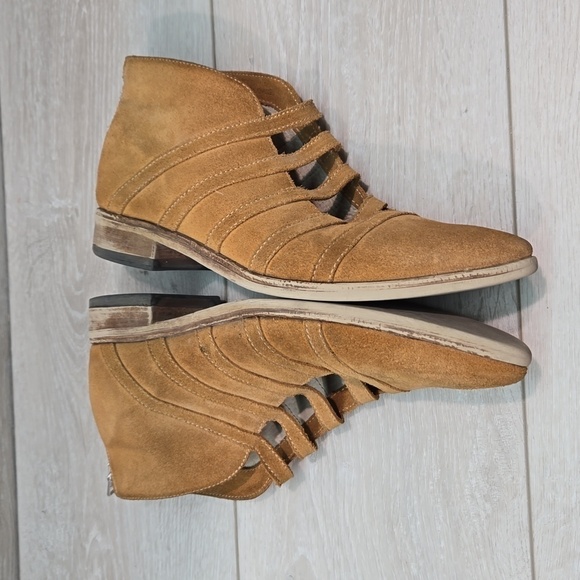 Free People Women Swept AwayLeather Back Zip Pointed Toe shoes boots sz 8.5 - Picture 11 of 16